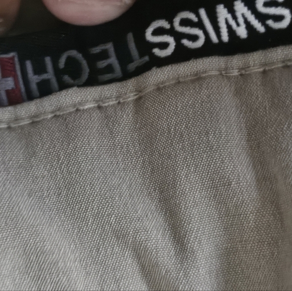 Swiss Tech Men's Active Wear Short Pants Size 36. - Picture 12 of 15